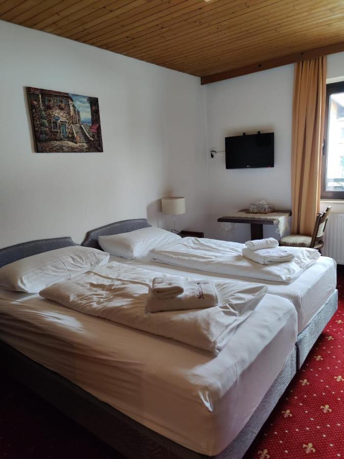 Hotel Lindwurm Bad Goisern Exteriör bild