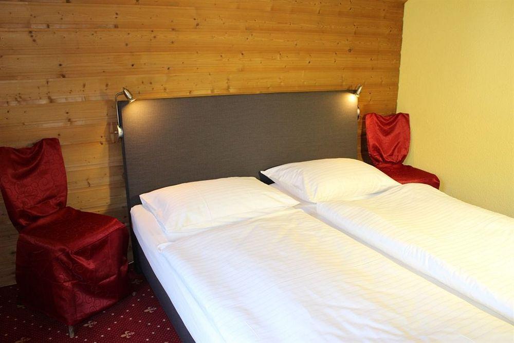 Hotel Lindwurm Bad Goisern Exteriör bild