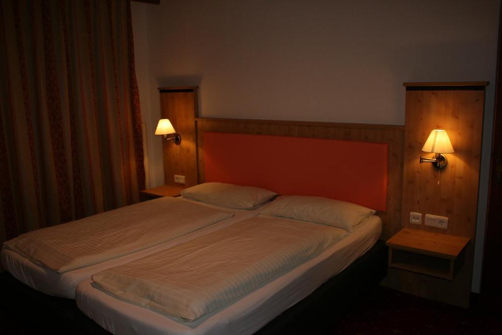 Hotel Lindwurm Bad Goisern Rum bild