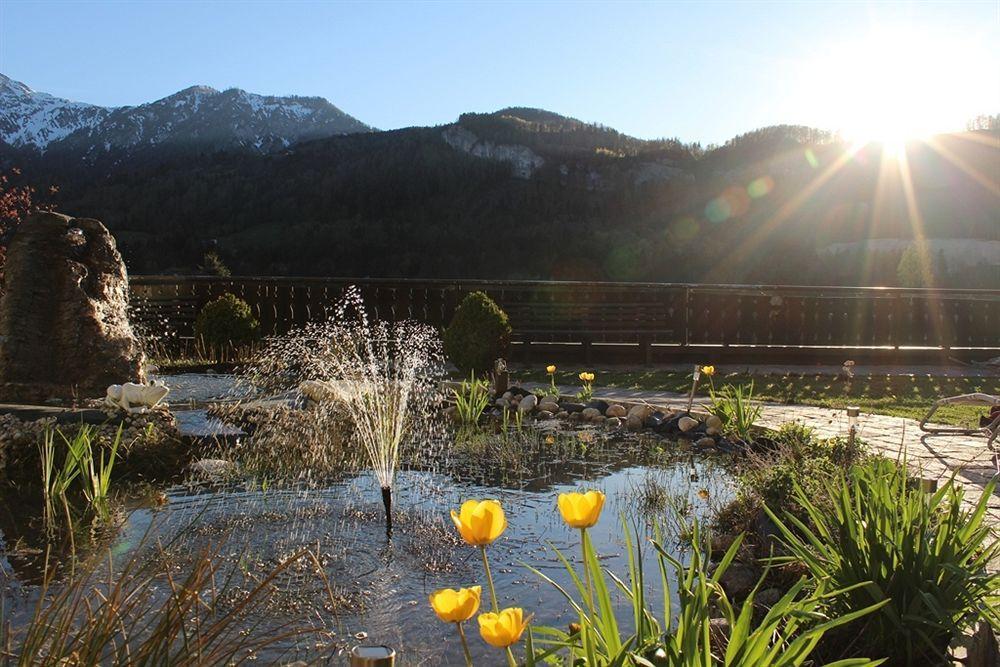 Hotel Lindwurm Bad Goisern Exteriör bild