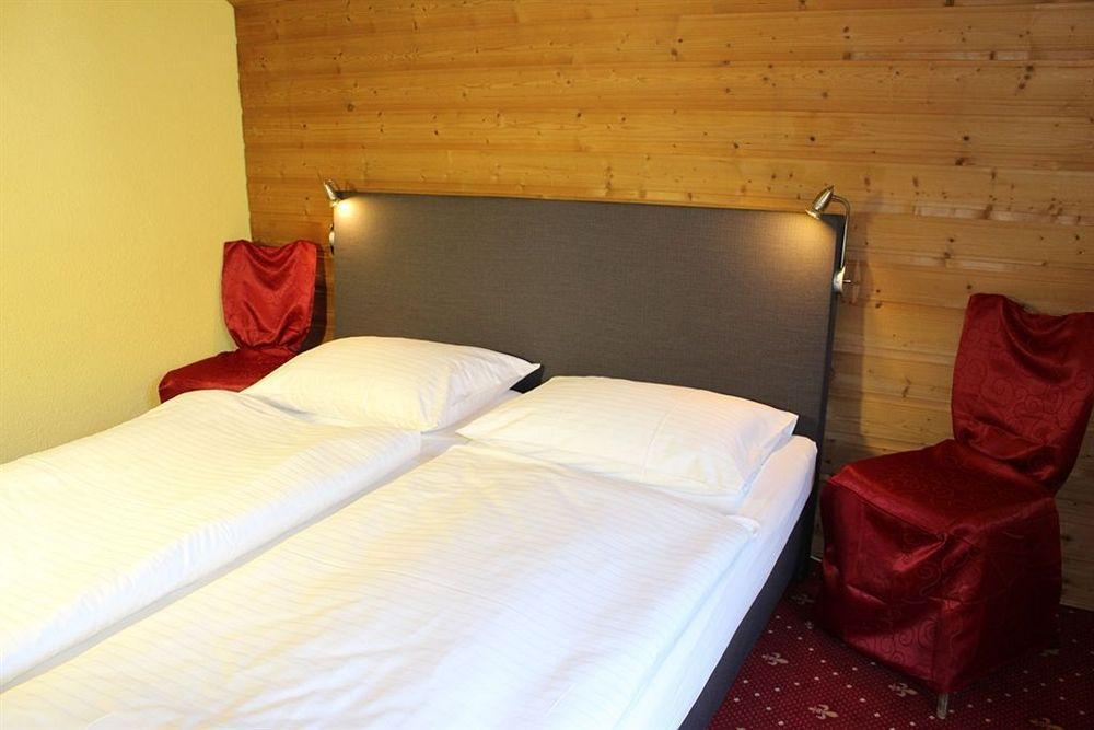 Hotel Lindwurm Bad Goisern Exteriör bild